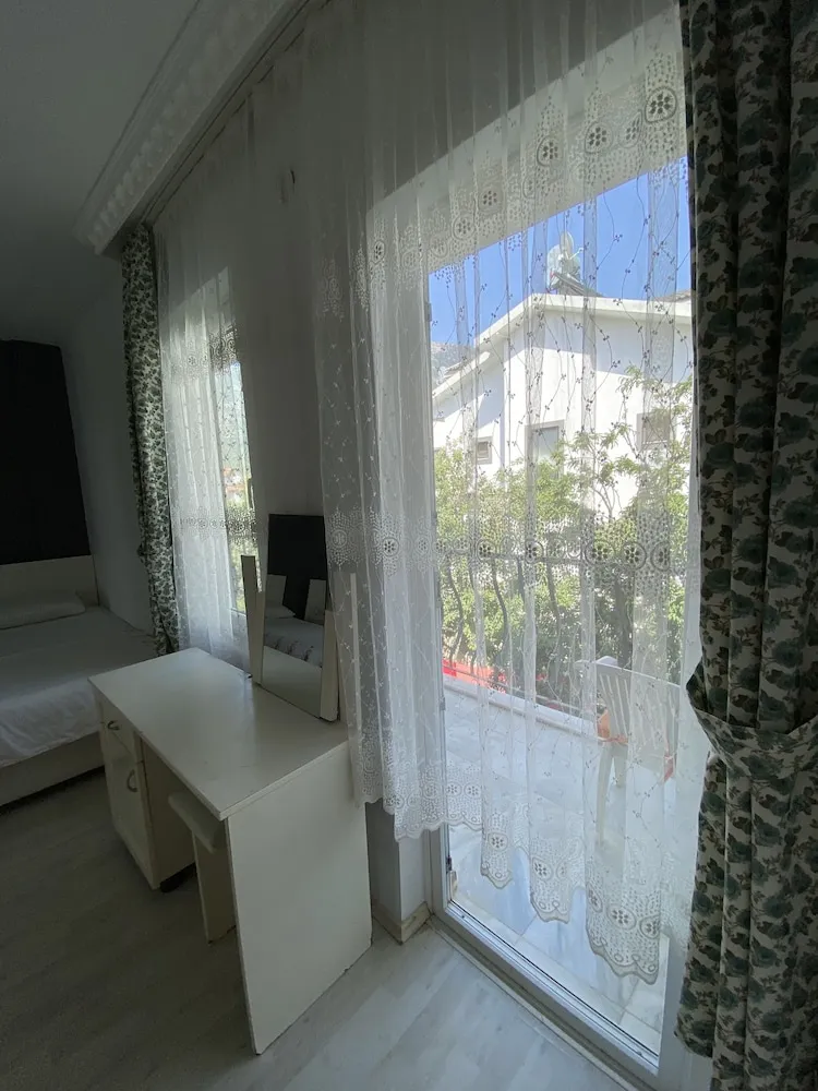Standard Üç Kişilik Oda