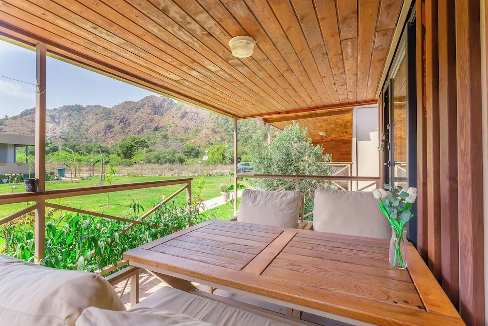 Family Oda, Veranda, Dağ Manzaralı