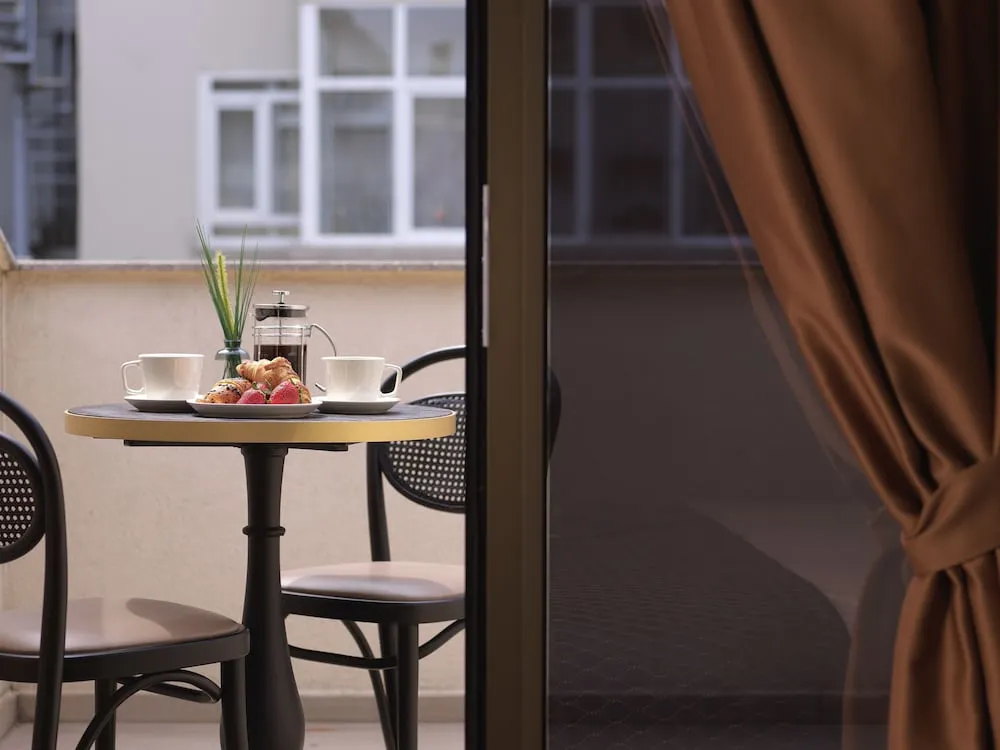 Standard Tek Büyük veya İki Ayrı Yataklı Oda, Balkon