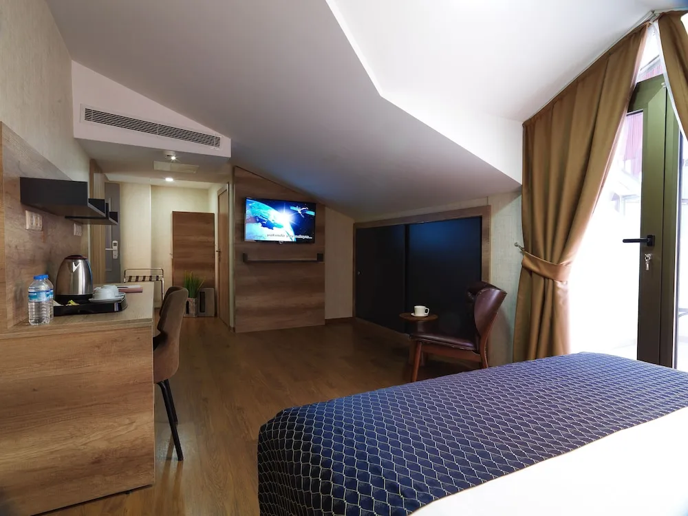 Standard Tek Büyük veya İki Ayrı Yataklı Oda, Balkon