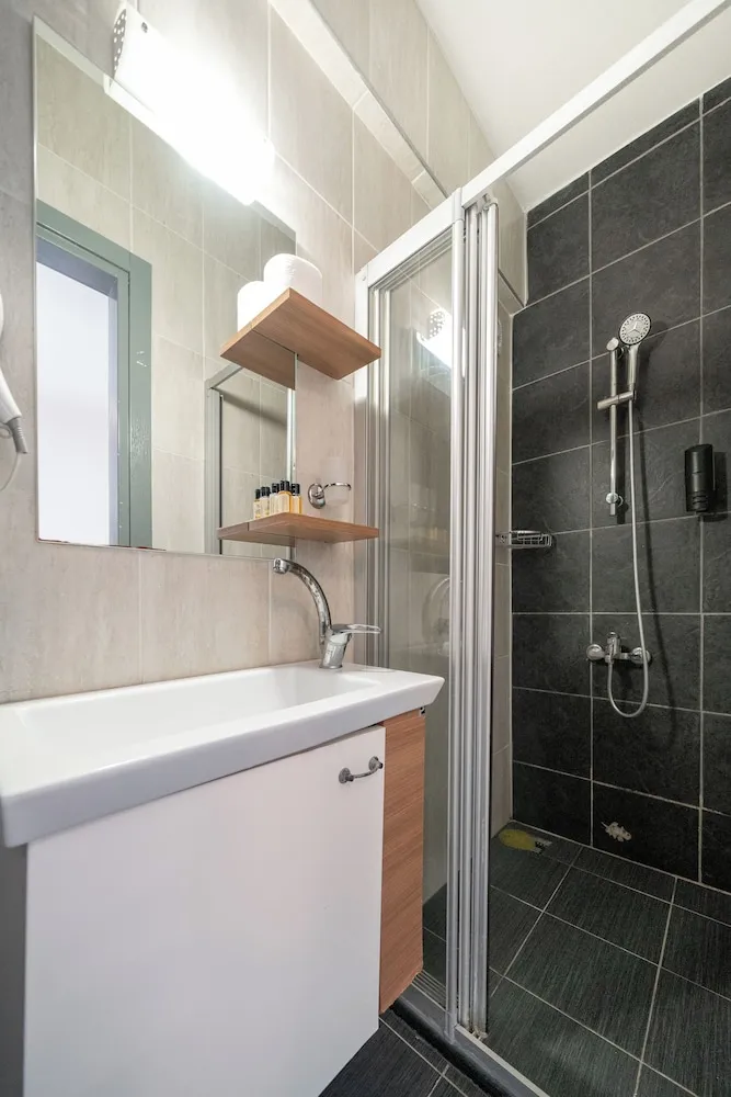Comfort Tek Büyük Yataklı Oda