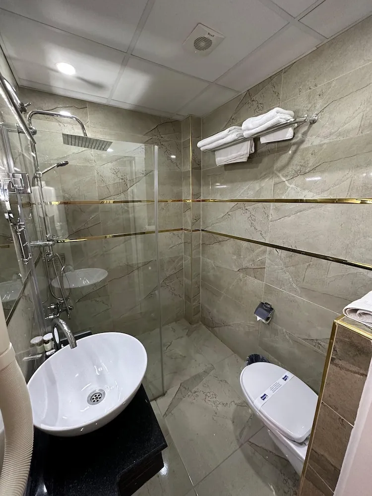 Deluxe Üç Kişilik Oda