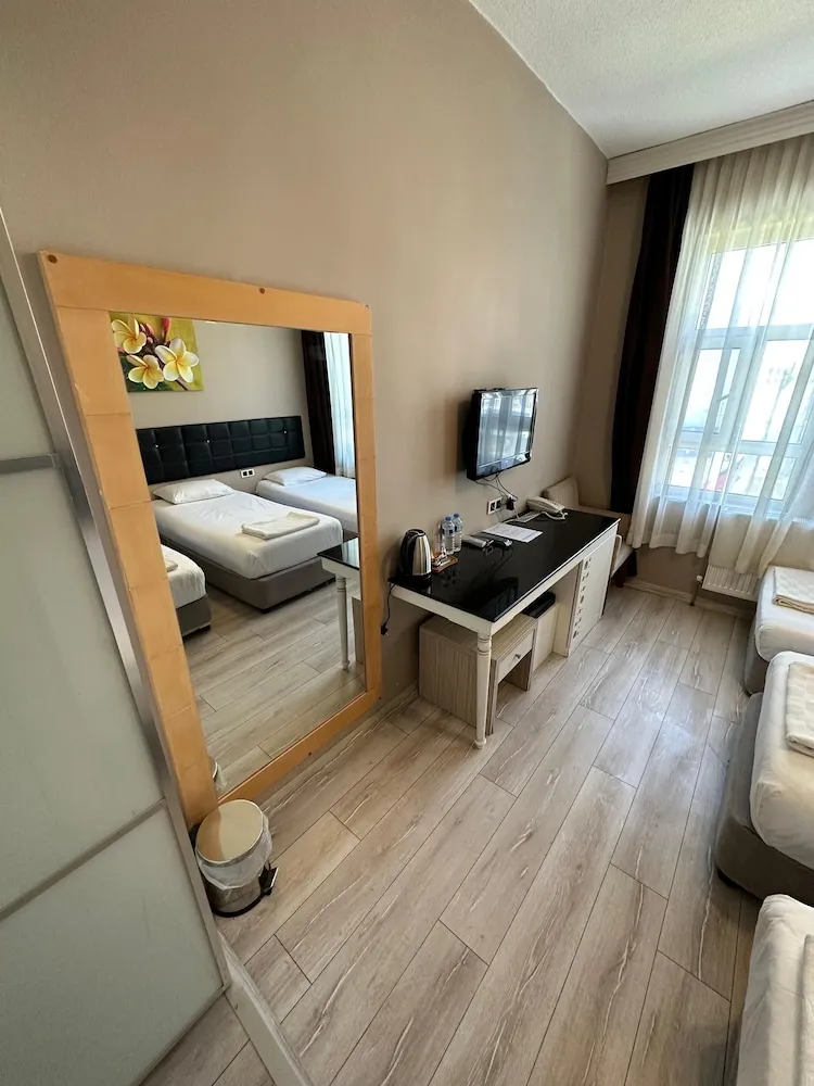 Deluxe Üç Kişilik Oda