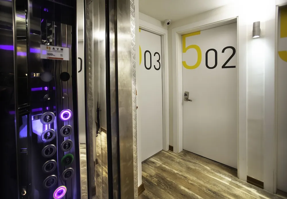 Budget Room (Backside Without View)