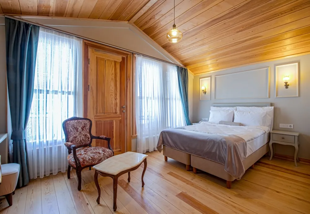 Deluxe Tek Büyük Yataklı Oda