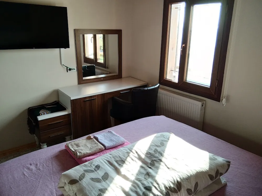 Romantic Üç Kişilik Oda, Dağ Manzaralı