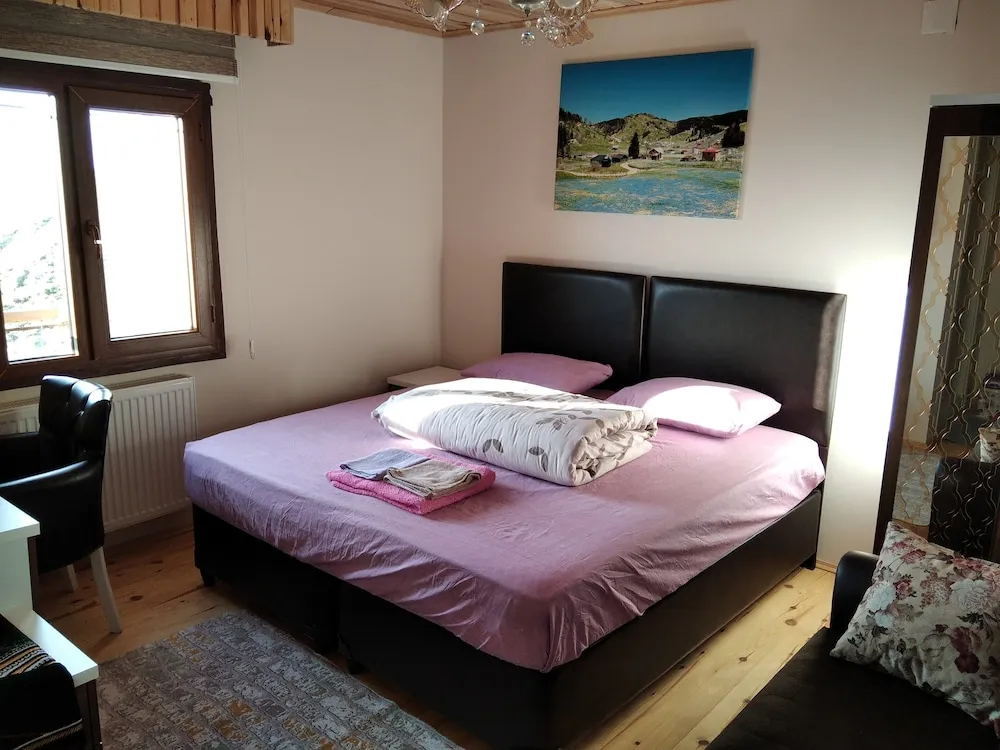 Romantic Üç Kişilik Oda, Dağ Manzaralı