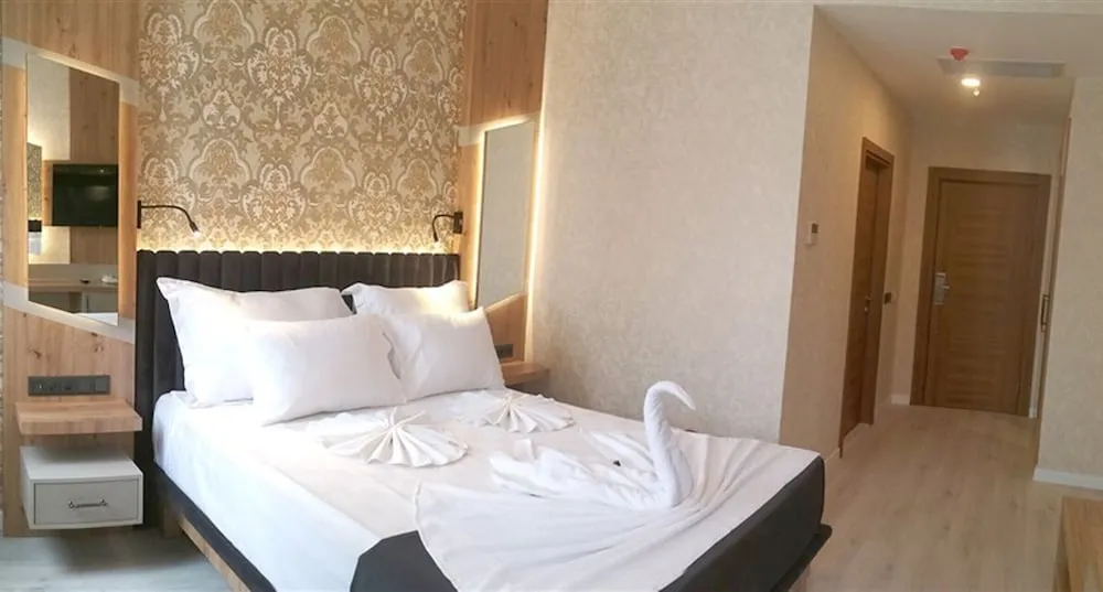 Standard Tek Büyük veya İki Ayrı Yataklı Oda