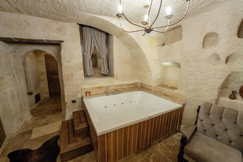 Superior Tek Büyük Yataklı Oda, 1 En Büyük (King) Boy Yatak, Sıcak Su Küveti, Avlu Manzaralı