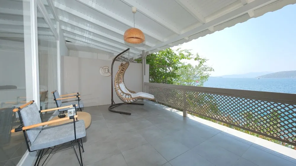 Dört Kişilik Oda, Balkon, Deniz Manzaralı