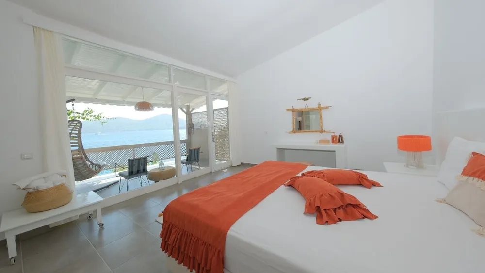 Dört Kişilik Oda, Balkon, Deniz Manzaralı