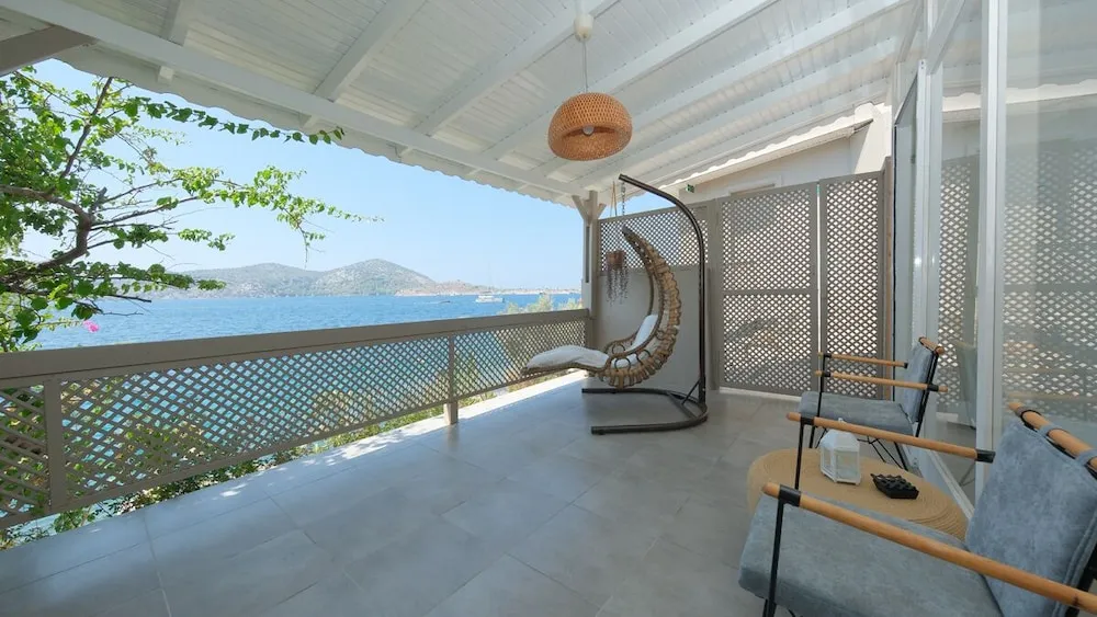 Dört Kişilik Oda, Balkon, Deniz Manzaralı