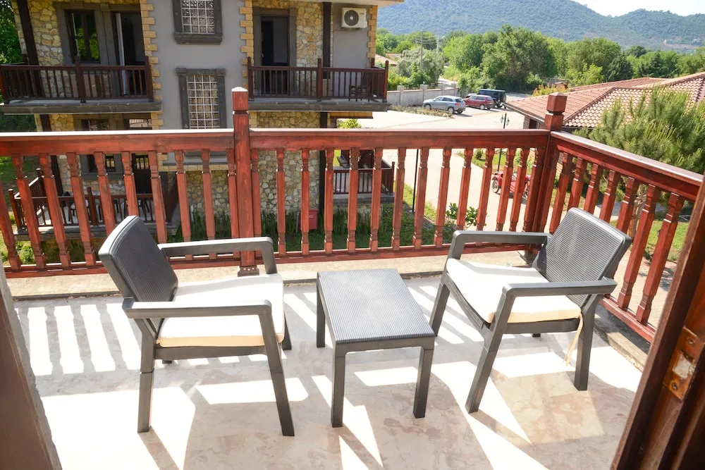 Oda, 1 Çift Kişilik Yatak, Havuz Manzaralı