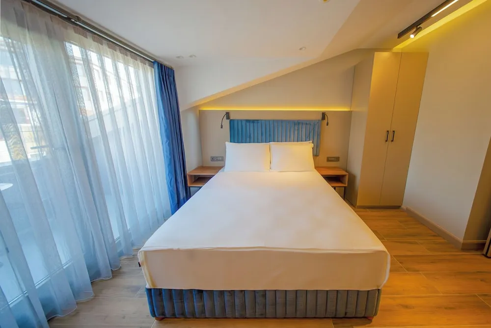 Deluxe Oda, 1 Büyük (Queen) Boy Yatak, Balkon, Şehir Manzaralı