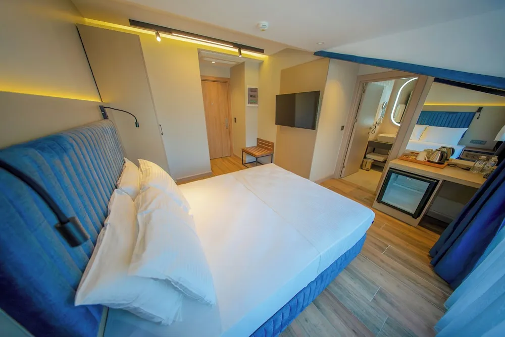 Deluxe Oda, 1 Büyük (Queen) Boy Yatak, Balkon, Şehir Manzaralı