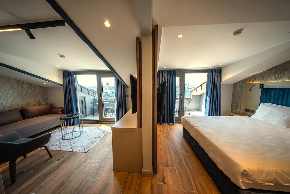 Exclusive Oda, 1 Büyük (Queen) Boy Yatak, Balkon, Deniz Manzaralı