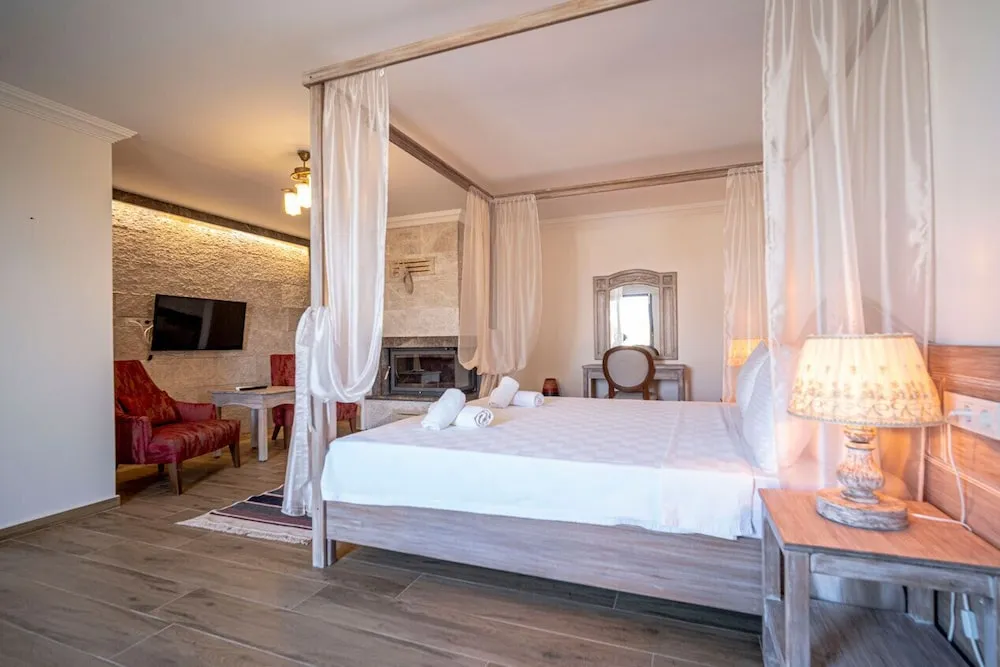 Junior Suit, Somineli, Kismi Deniz Manzarali