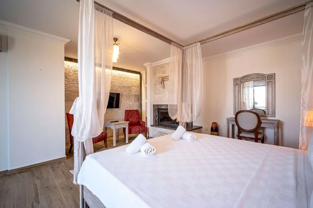 Junior Suit, Somineli, Kismi Deniz Manzarali