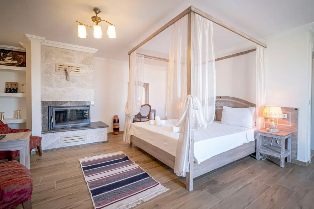 Junior Suit, Somineli, Kismi Deniz Manzarali