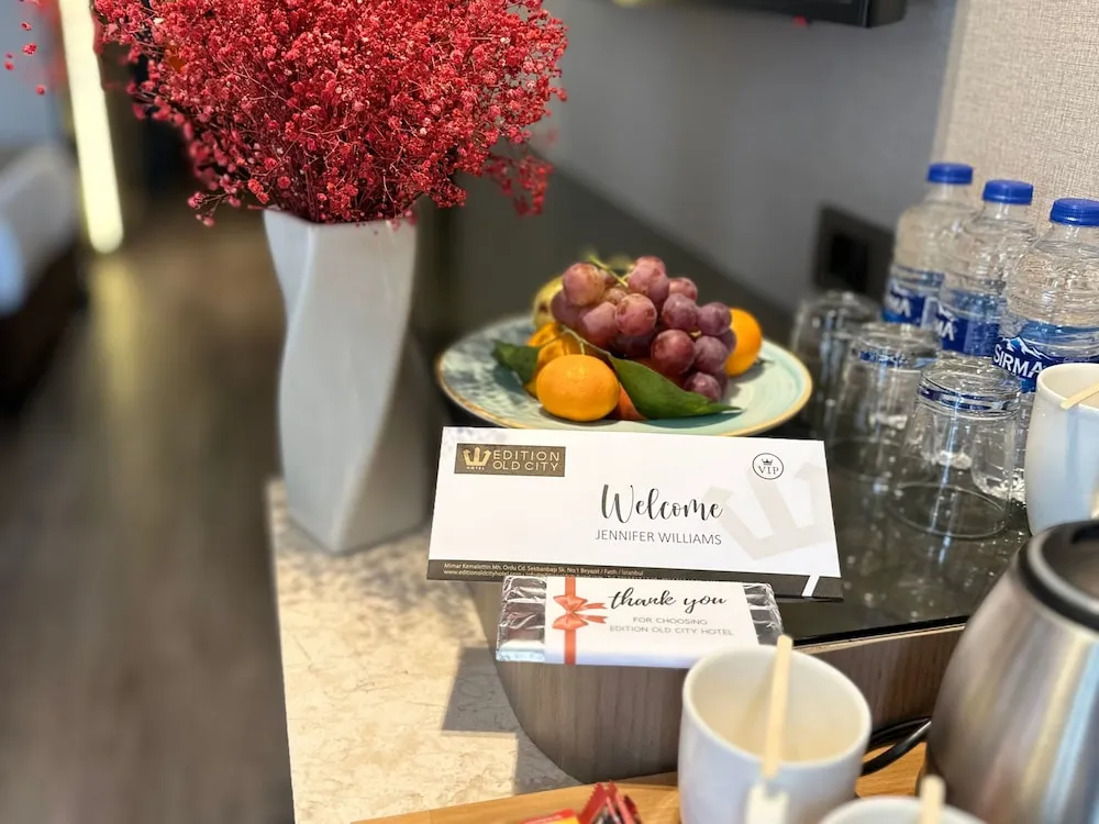 Deluxe Tek Büyük Yataklı Oda