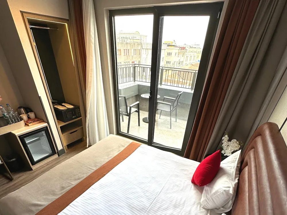 Deluxe Tek Büyük Yataklı Oda, Balkon