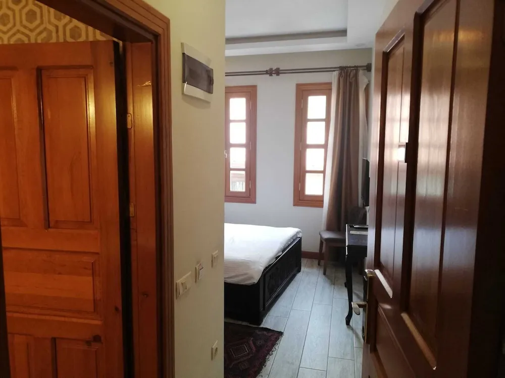 Standard Tek Büyük Yataklı Oda