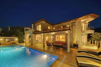 Harika Deniz Manzaralı Villa Yaz