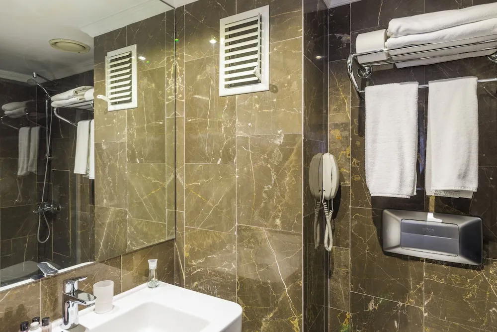 Standard Üç Kişilik Oda