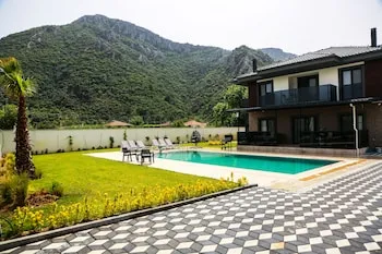 Villa Semi