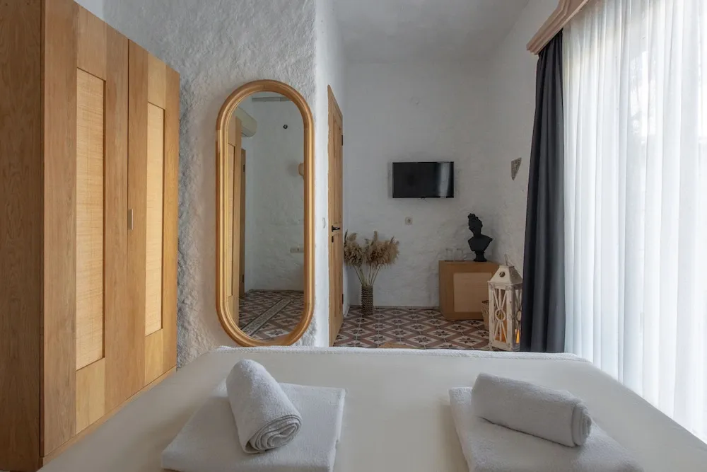 Standard Tek Büyük Yataklı Oda