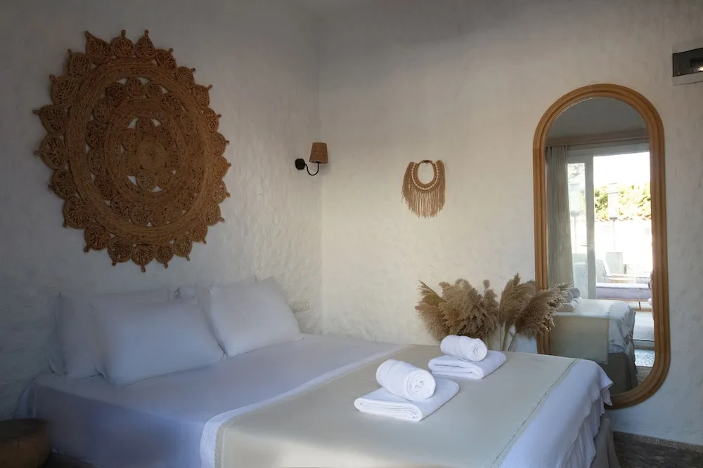 Standard Tek Büyük Yataklı Oda