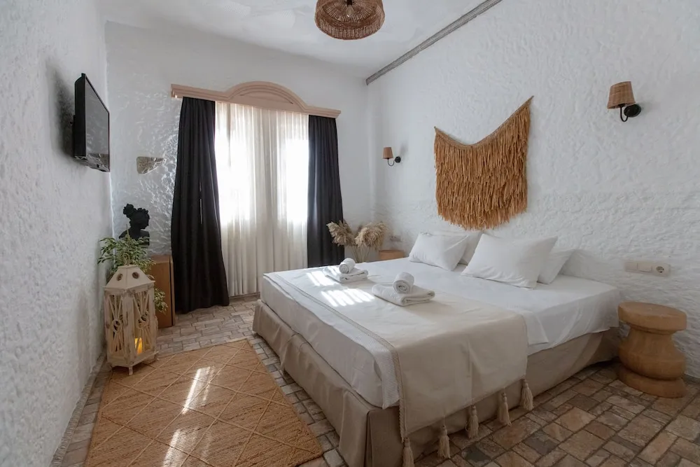 Standard Tek Büyük veya İki Ayrı Yataklı Oda