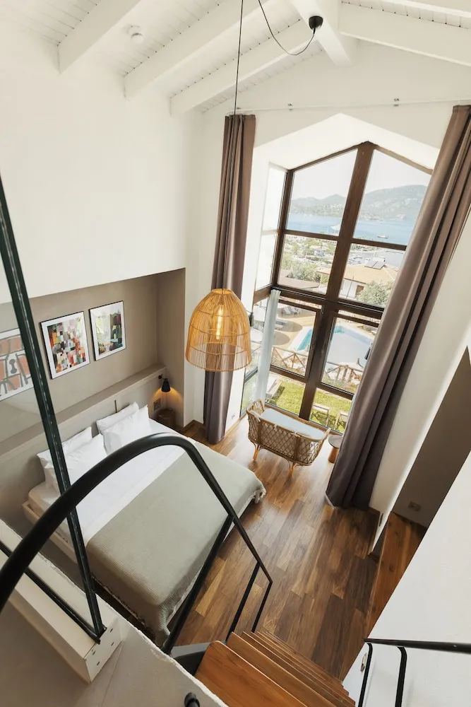 Loft Room with Jacuzzi - Deniz Manzaralı - Jakuzili