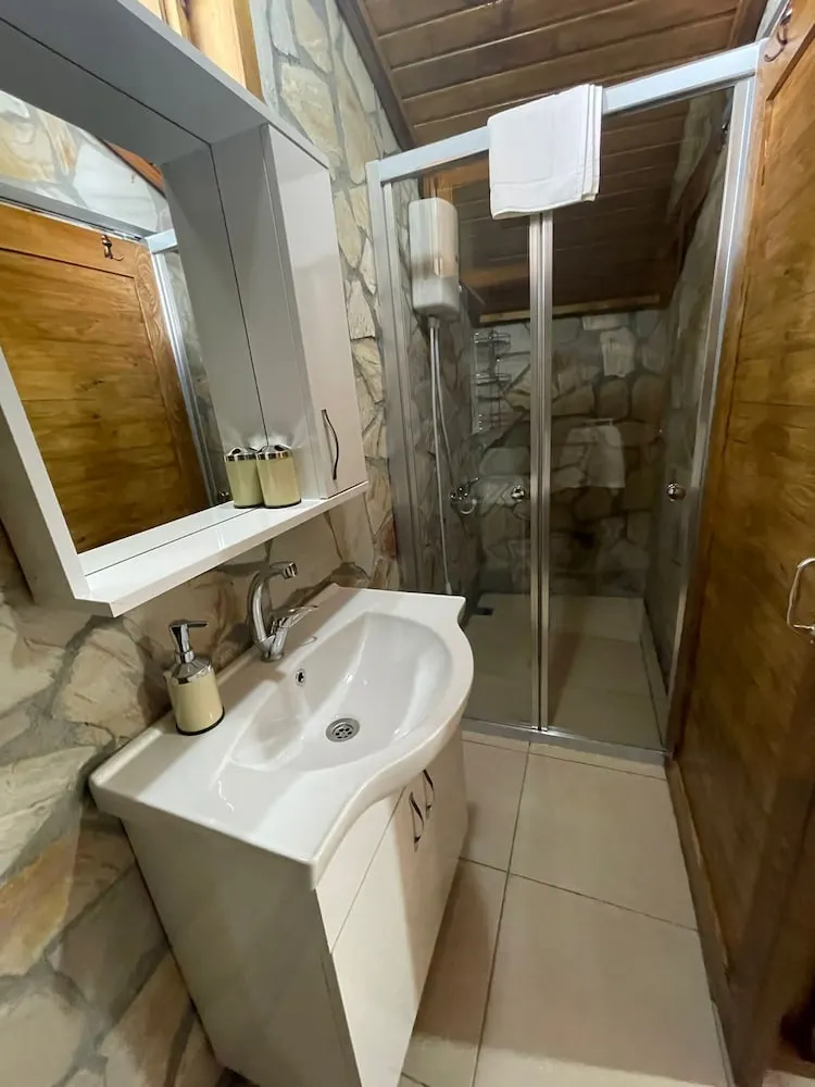 Ağaç Ev, Birden Çok Yatak, Balkon/Veranda, Havuz Manzaralı