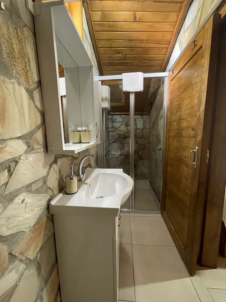 Ağaç Ev, Birden Çok Yatak, Balkon/Veranda, Havuz Manzaralı