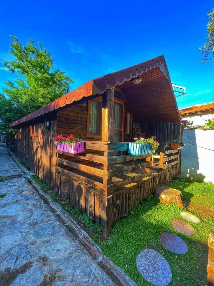 Business Ağaç Ev, 1 Büyük (Queen) Boy Yatak, Şömine, Avlu Manzaralı