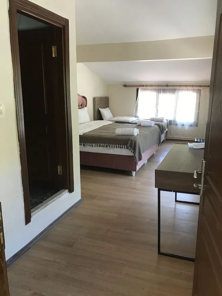 Standard Oda, Birden Çok Yatak, Dağ Manzaralı