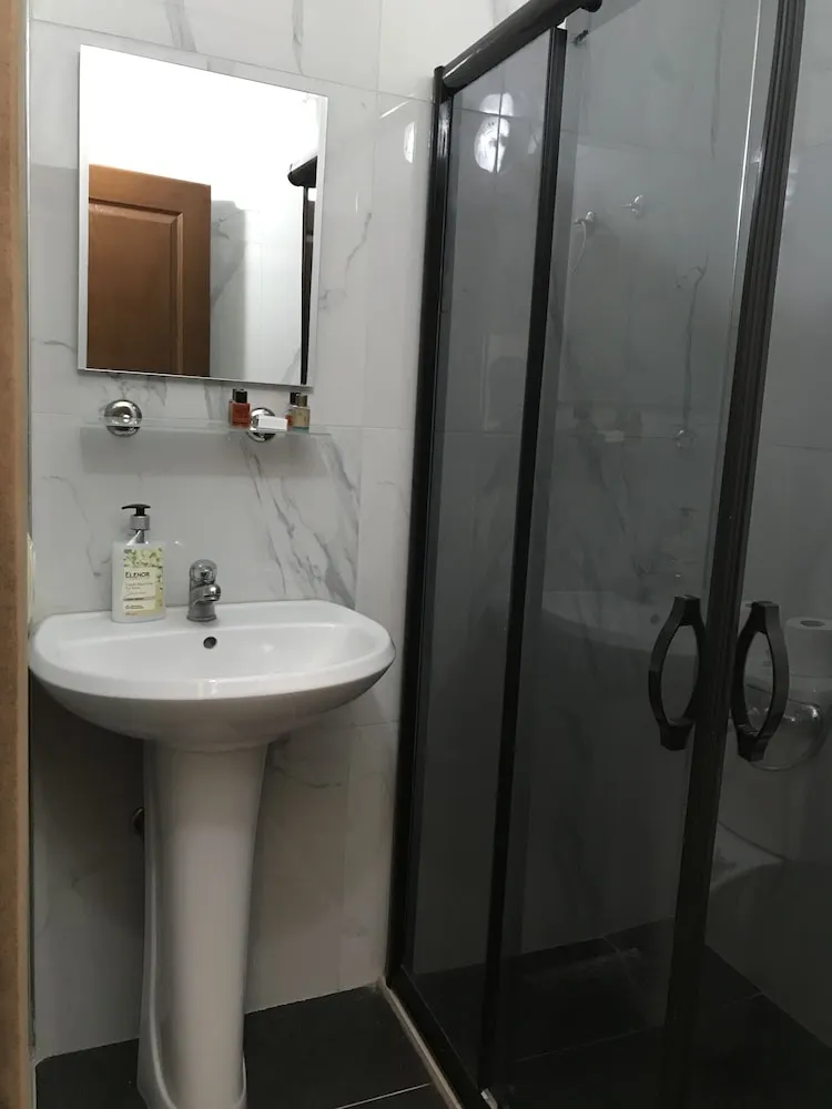 Standard Oda, Birden Çok Yatak, Dağ Manzaralı