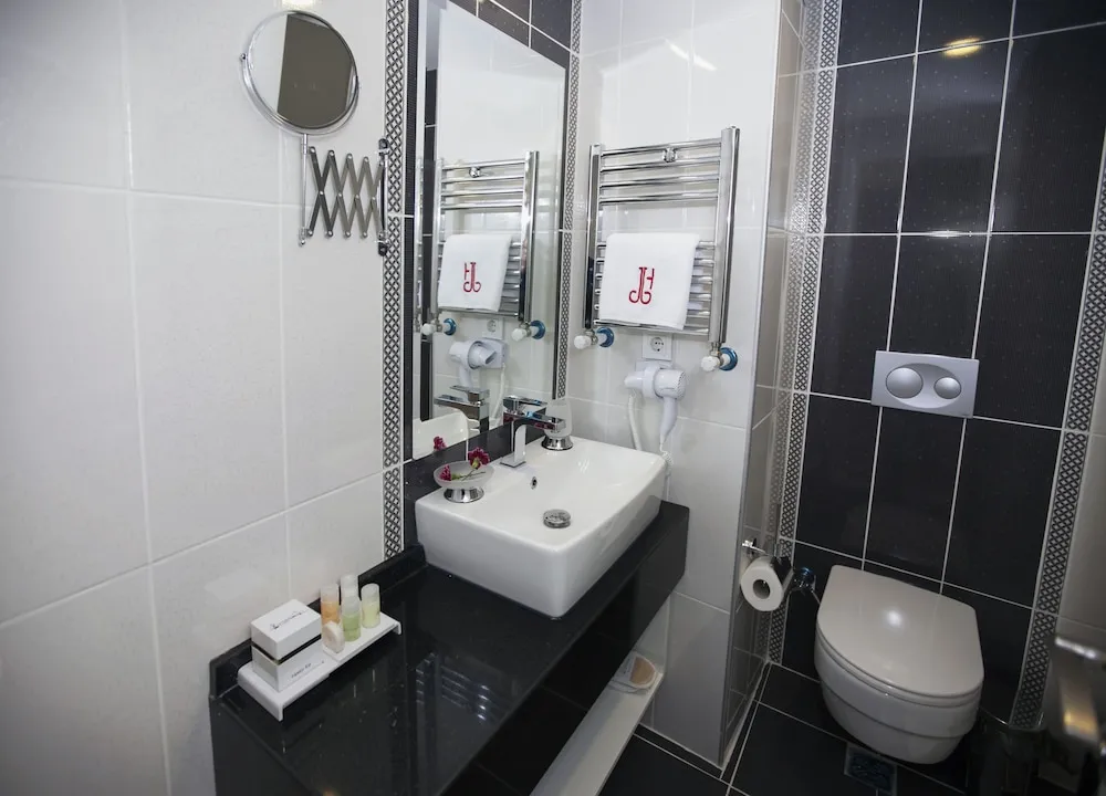 Deluxe Tek Büyük veya İki Ayrı Yataklı Oda, Teras, Deniz Manzaralı