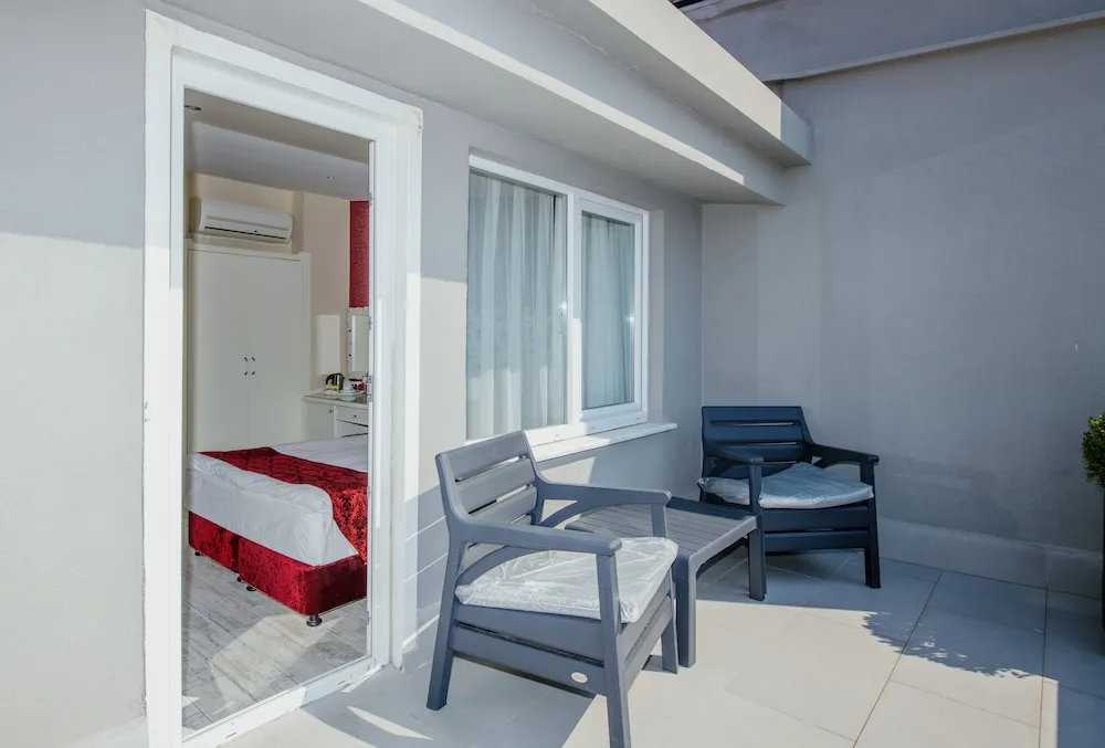 Superior Tek Büyük Yataklı Oda, Balkon, Deniz Manzaralı