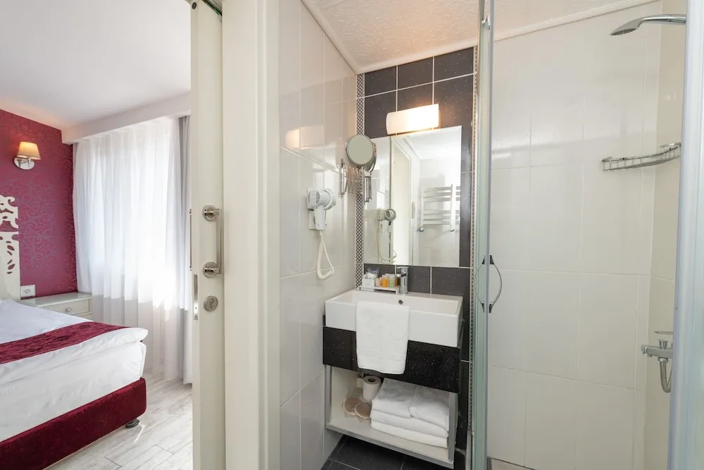 Superior Tek Büyük Yataklı Oda, Balkon, Deniz Manzaralı