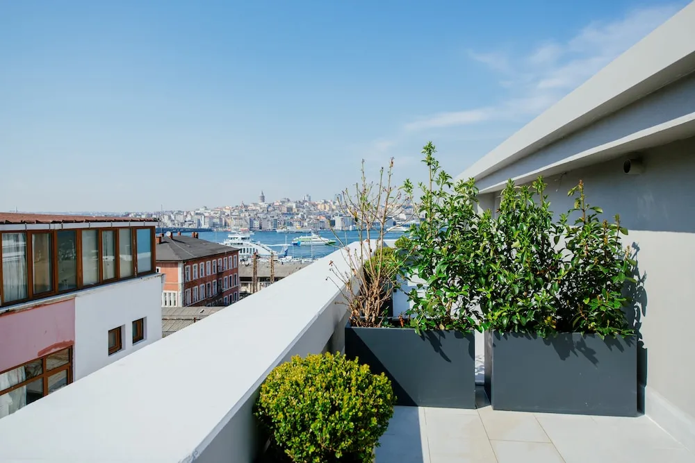 Superior Tek Büyük Yataklı Oda, Balkon, Deniz Manzaralı