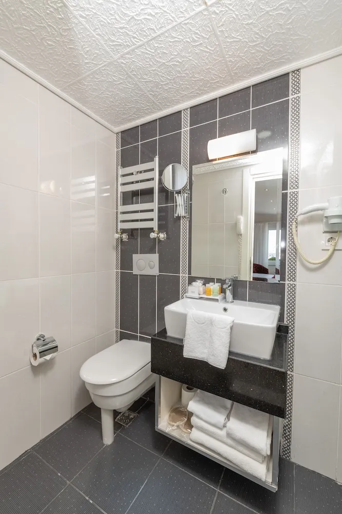 Superior Tek Büyük Yataklı Oda, Balkon, Deniz Manzaralı