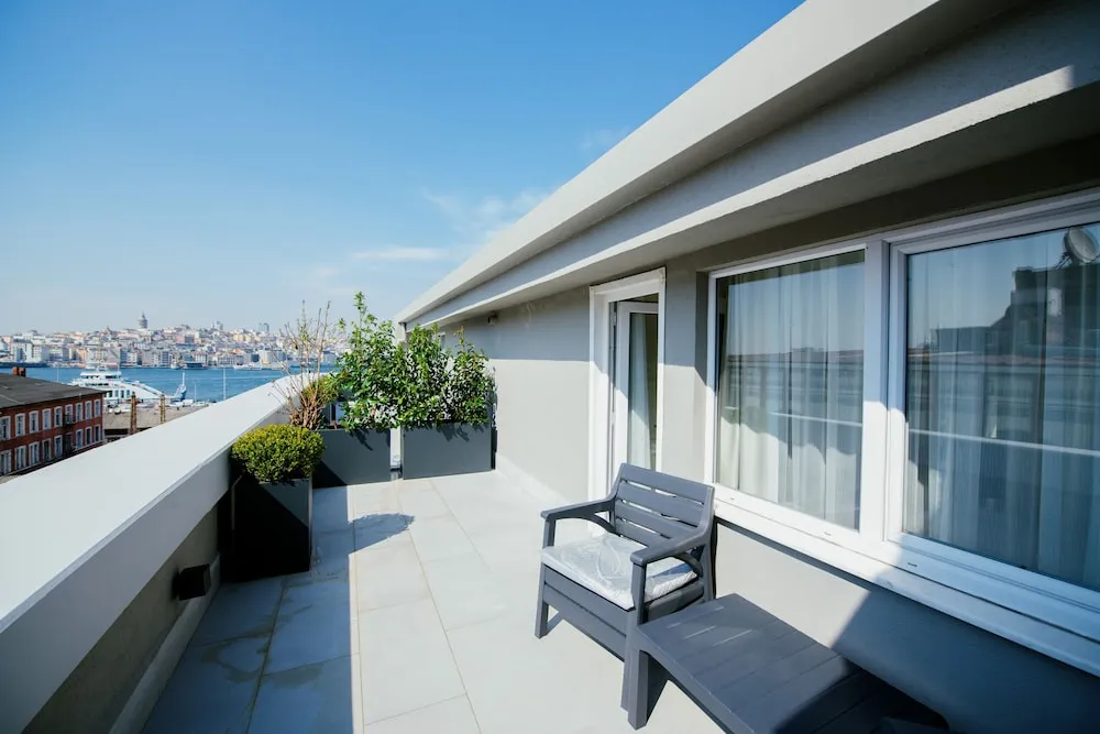 Superior Tek Büyük Yataklı Oda, Balkon, Deniz Manzaralı