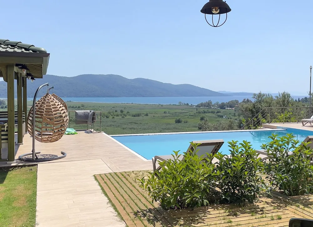 Suit Oda, Deniz veya Havuz Manzarali