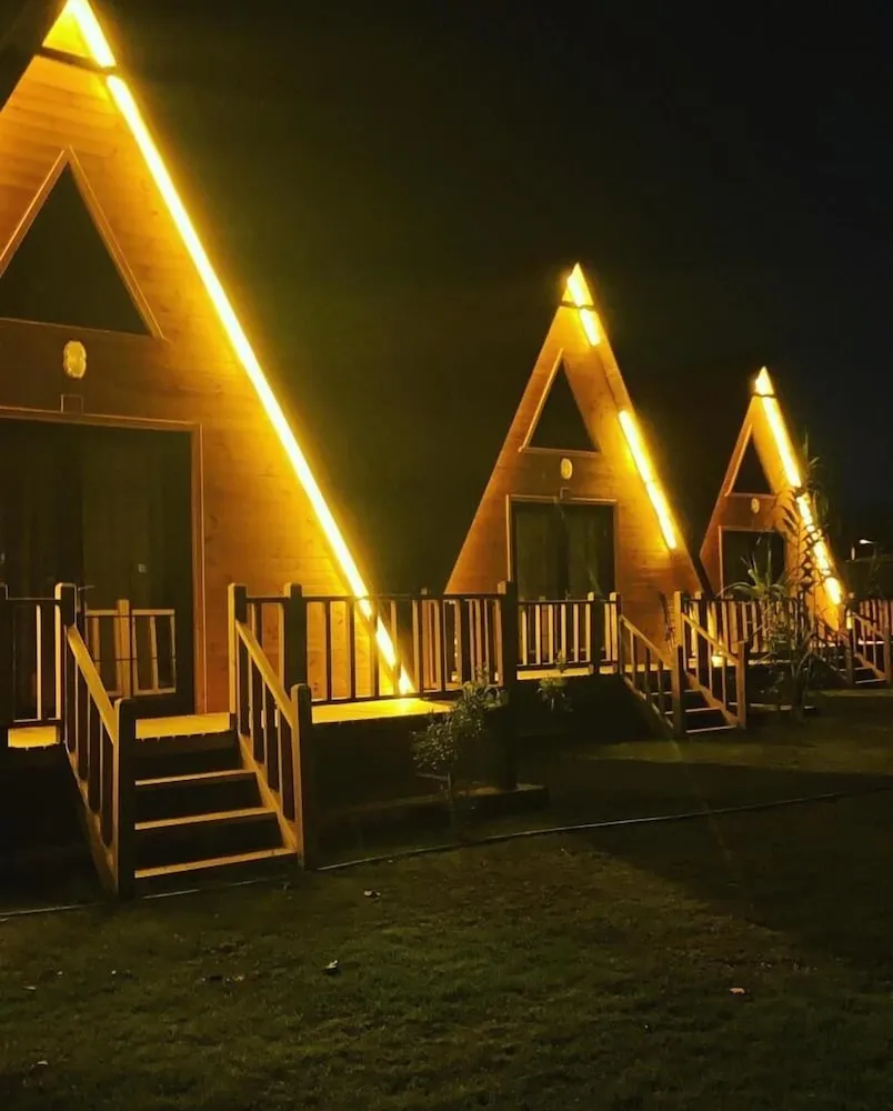 Noel Bungalov & Cafe