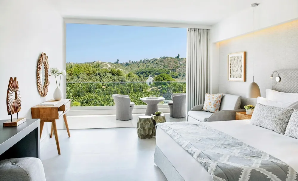 Superior Üç Kişilik Oda, Kısmi Deniz Manzaralı