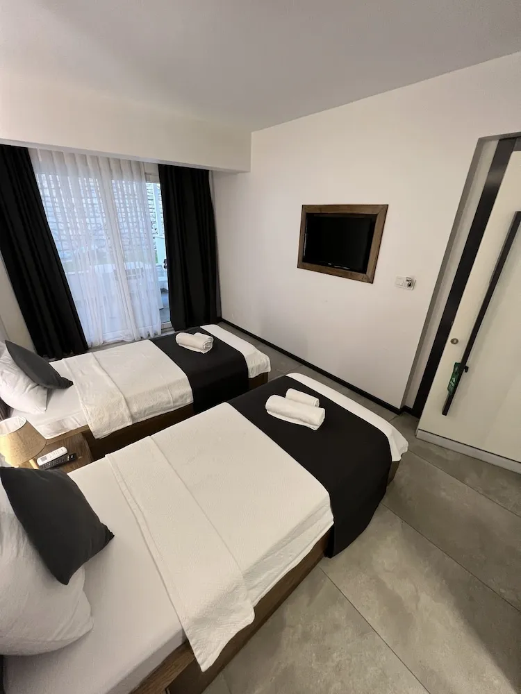 Deluxe Tek Büyük Yataklı Oda