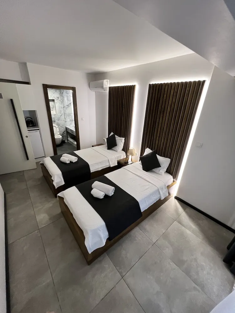 Deluxe Tek Büyük Yataklı Oda