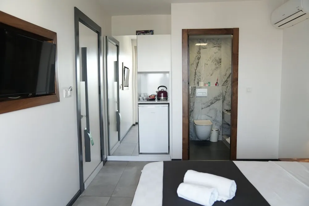Luxury Tek Büyük Yataklı Oda